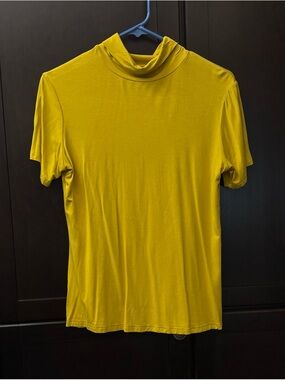 Short Sleeve Turtleneck Mustard Yellow
